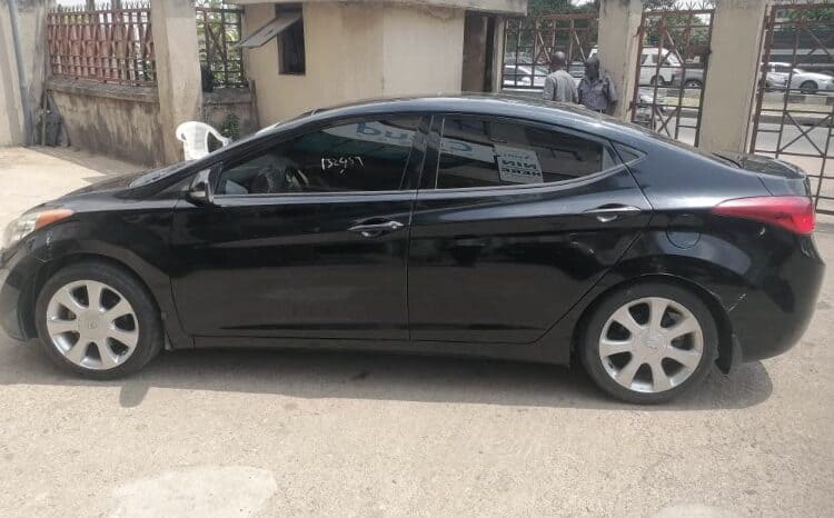 
Hyundai Elantra full									