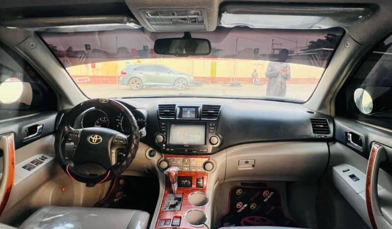 
NIGERIAN USED TOYOTA GRAND HIGHLANDER full									