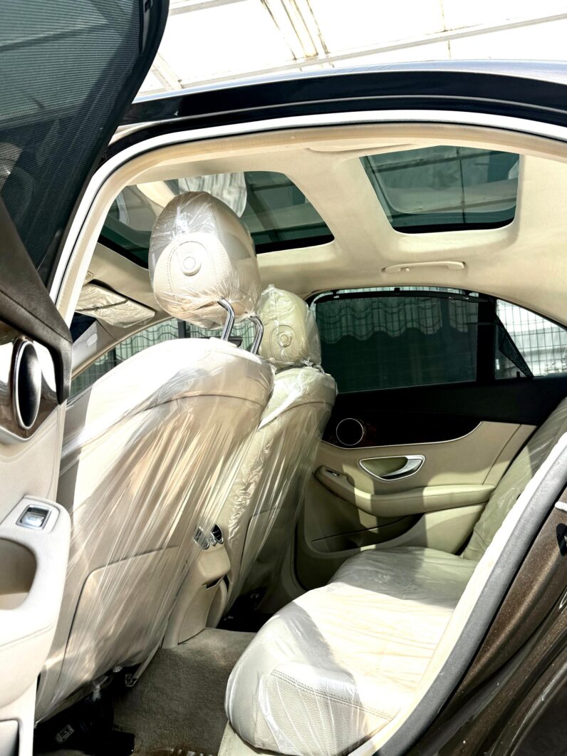 
2015 Mercedes Benz C300 4matic full									