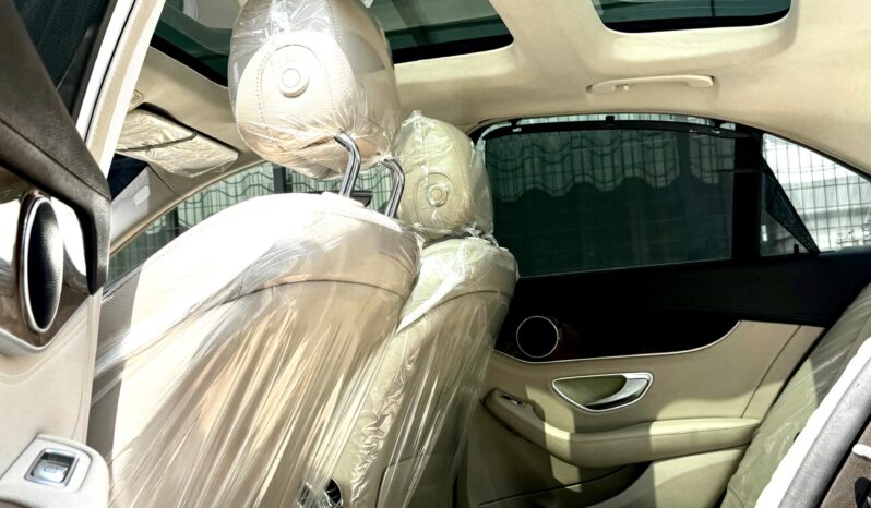 
2015 Mercedes Benz C300 4matic full									