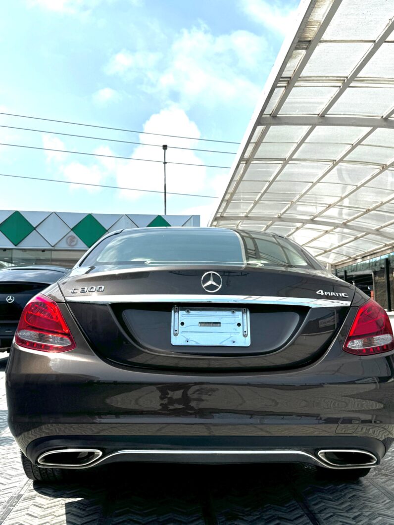 
2015 Mercedes Benz C300 4matic full									