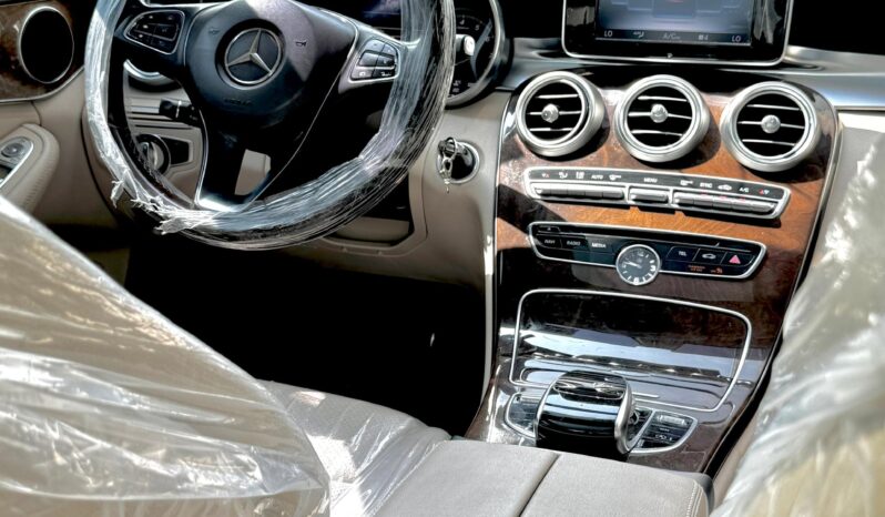 
2015 Mercedes Benz C300 4matic full									