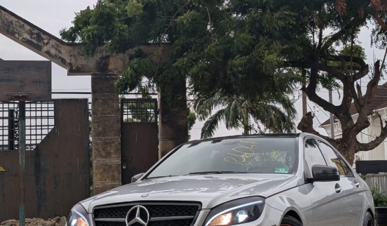 
Foreign used Mercedes-Benz 300C 2010 full									