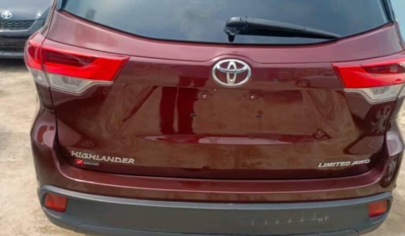 
2015 Toyota Highlander full									