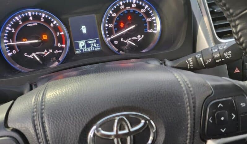 
2015 Toyota Highlander full									