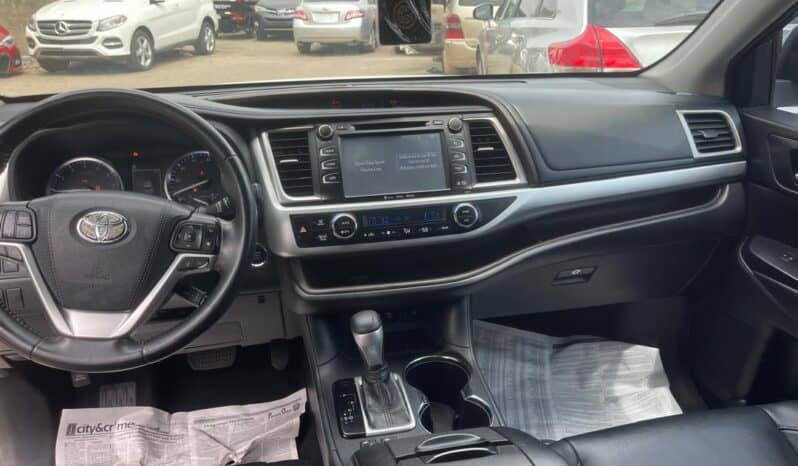 
2017 Toyota Highlander full									