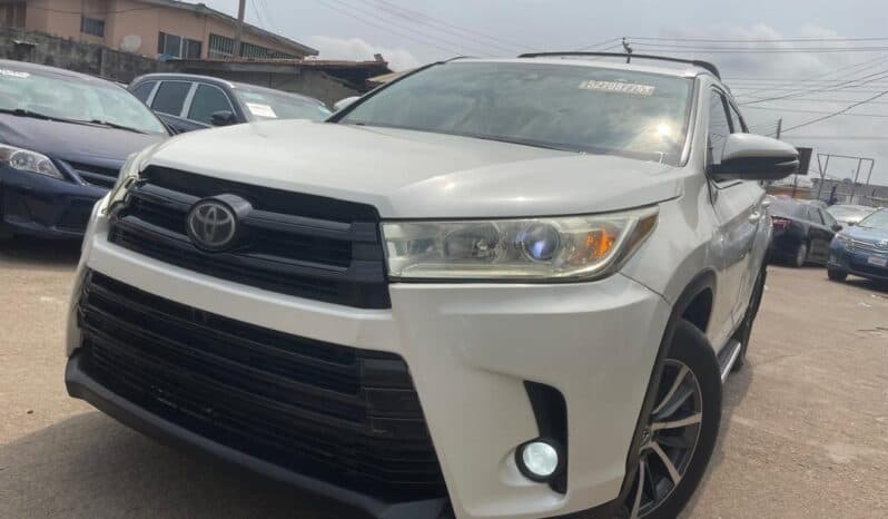 
2017 Toyota Highlander full									