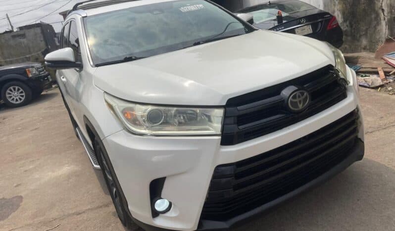 
2017 Toyota Highlander full									