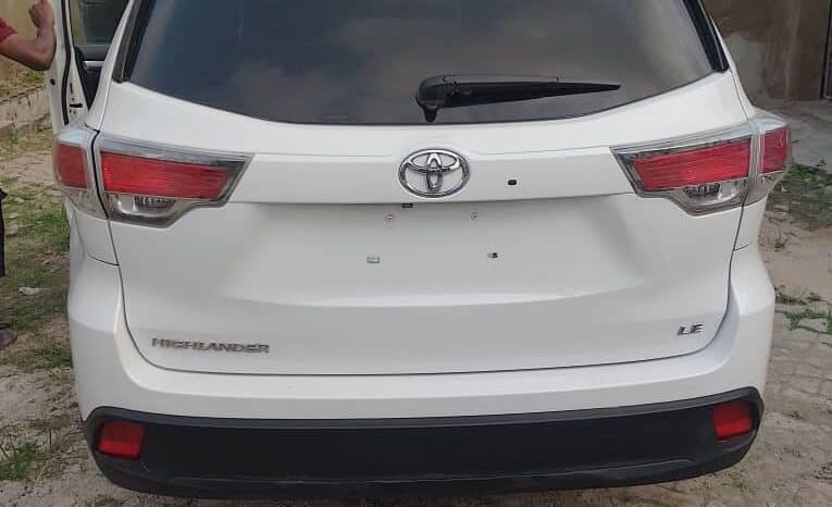 
2016 Toyota highlander LE full									