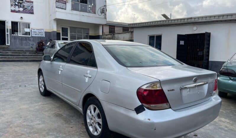 
2005 Toyota Camry full									