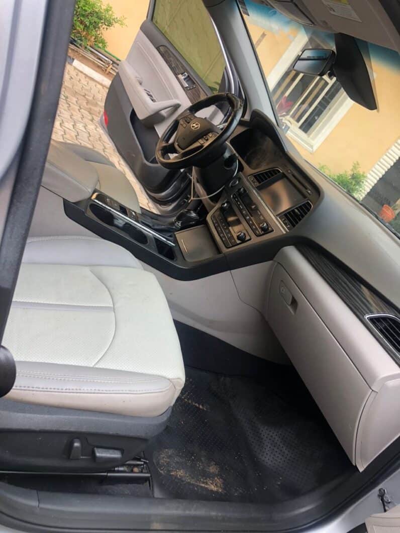 
2015 Hyundai Sonata full									