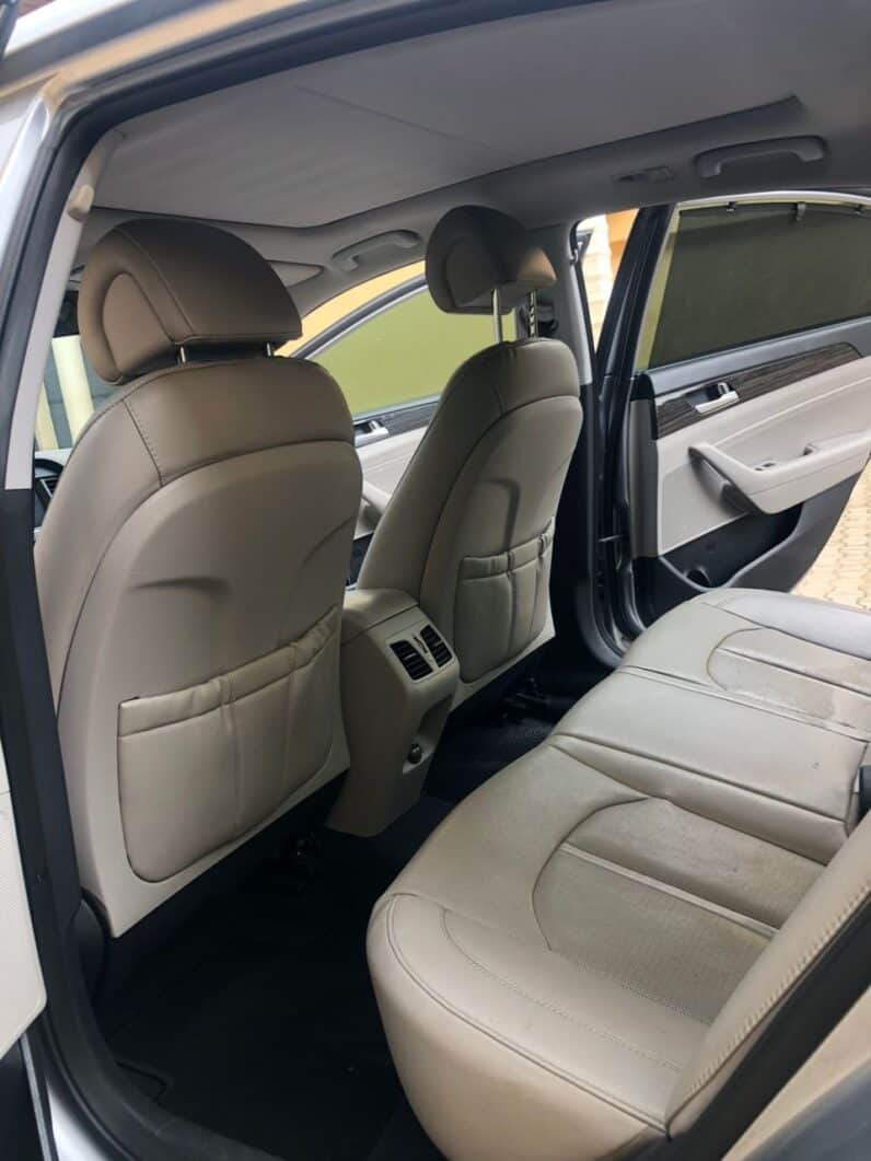 
2015 Hyundai Sonata full									