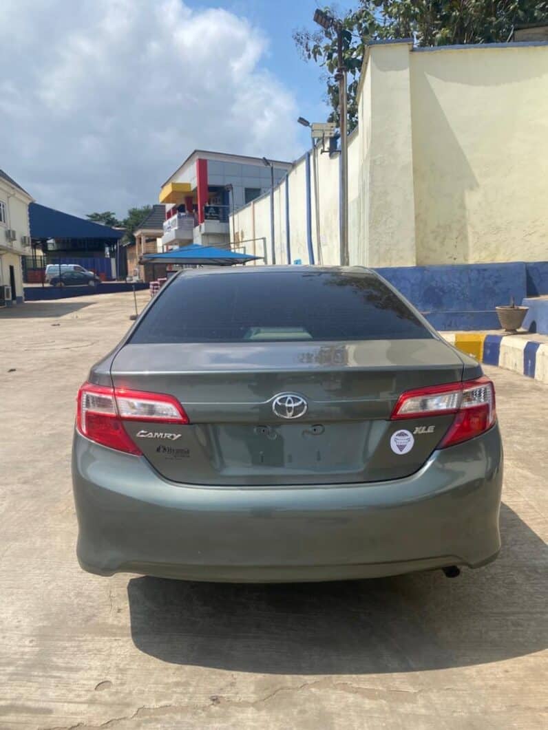 
2012 Toyota Camry full									