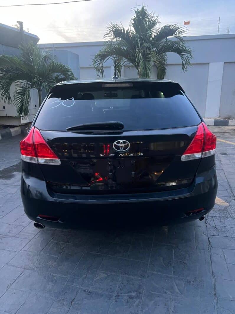 
2011 Toyota Venza (Accident Free) full									
