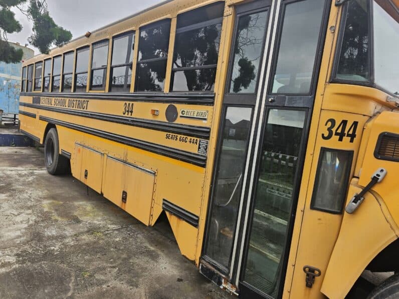 
72 SEATERS LONG BUS full									