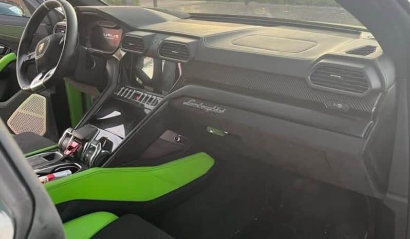 
2022 LAMBORGHINI URUS full									