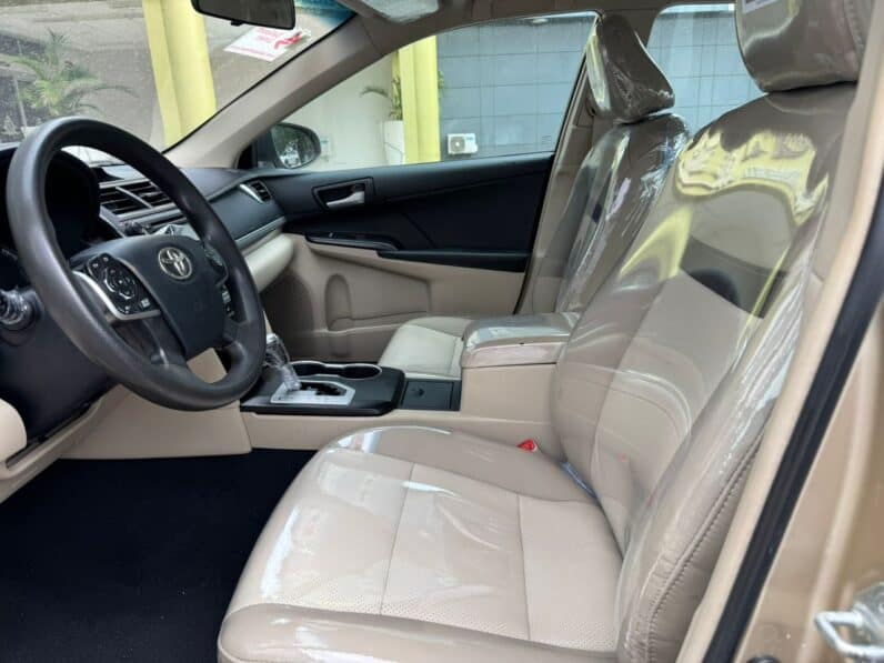 
2012 Toyota Camry (Accident Free) full									