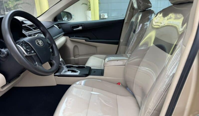 
2012 Toyota Camry (Accident Free) full									
