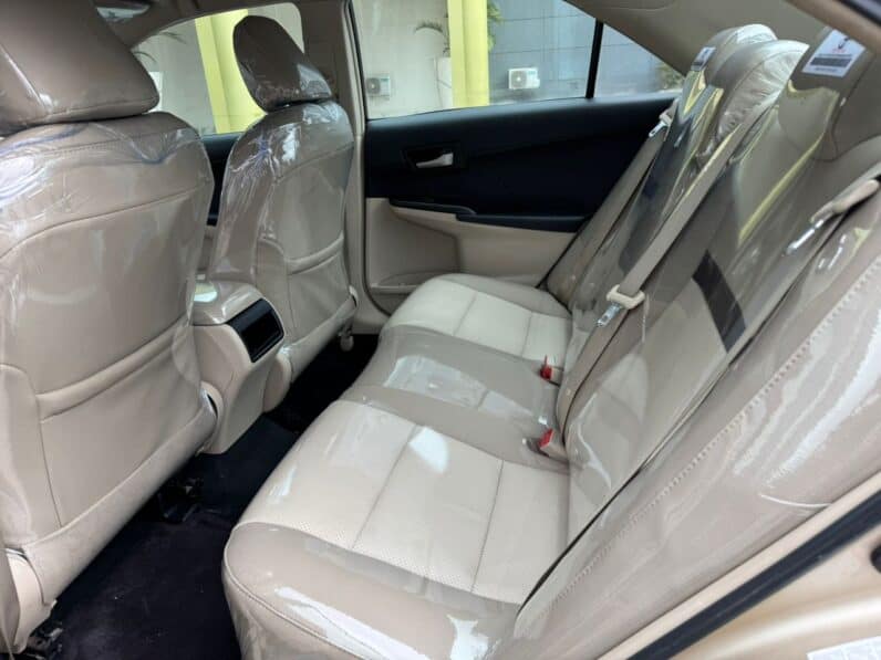 
2012 Toyota Camry (Accident Free) full									