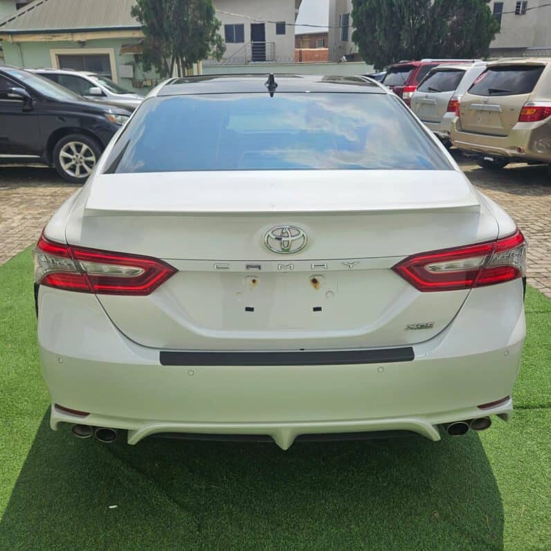 
2019 TOYOTA CAMRY full									