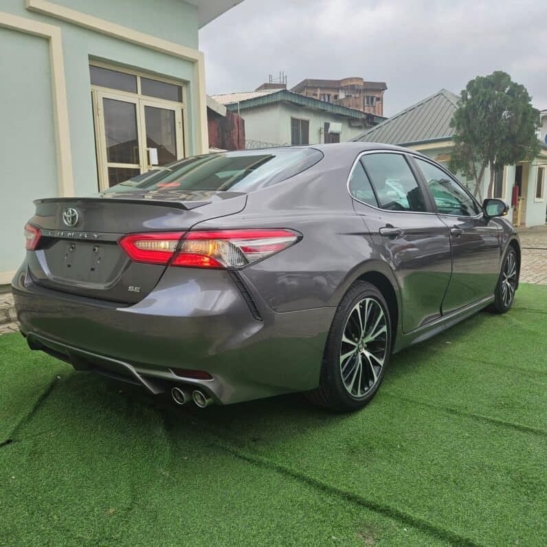 
2018 TOYOTA CAMRY full									