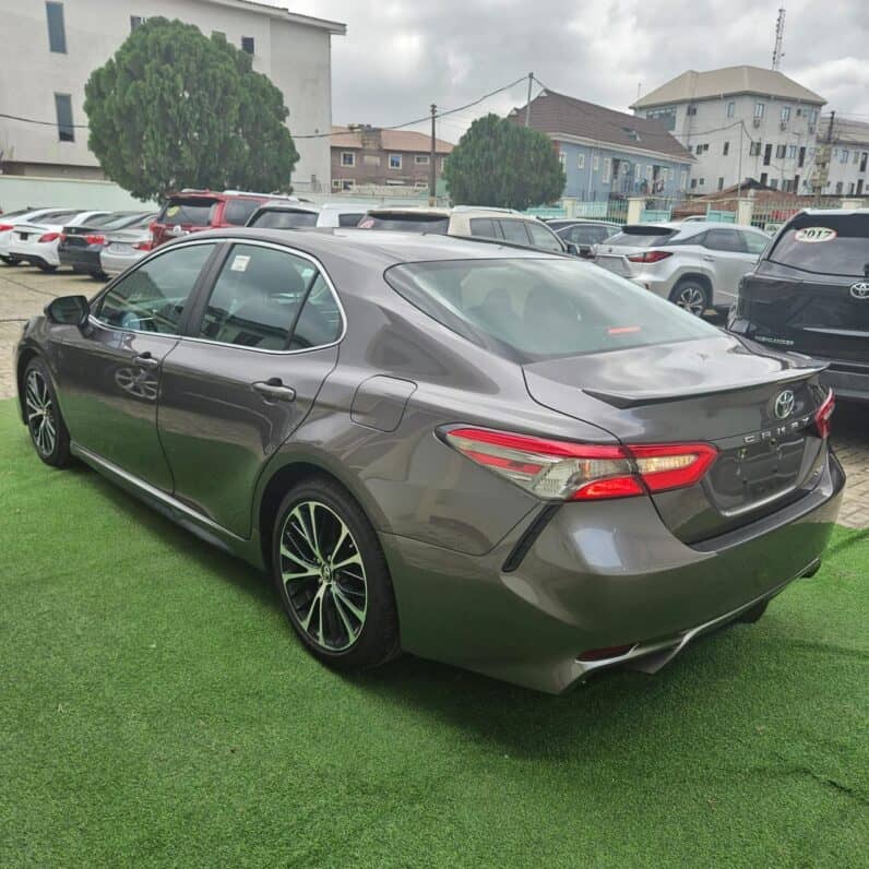 
2018 TOYOTA CAMRY full									