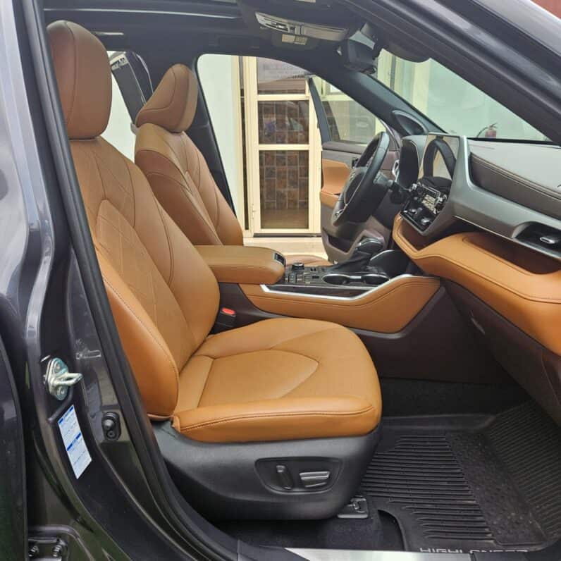 
2020 TOYOTA HIGHLANDER full									