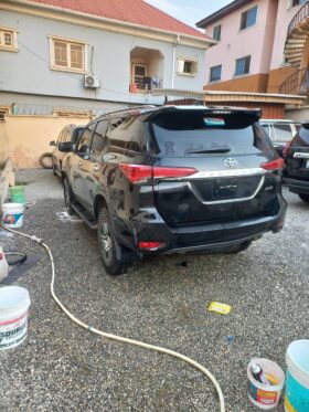 2017 TOYOTA FORTUNER SR5