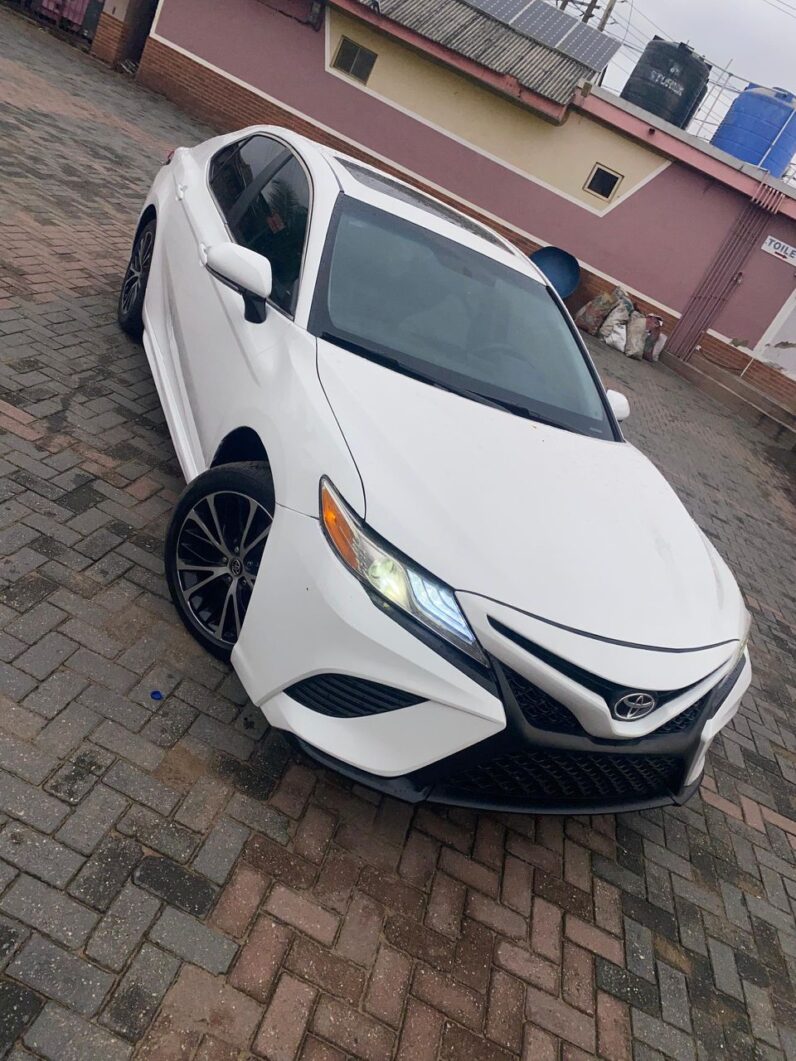 
2018 Toyota Camry Sport full									