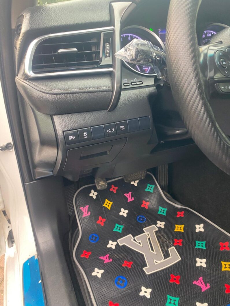 
2018 Toyota Camry Sport full									