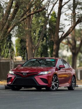 2019 Toyota Camry SE 💨