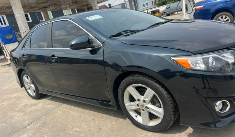 
2012 Toyota Camry Sport full									