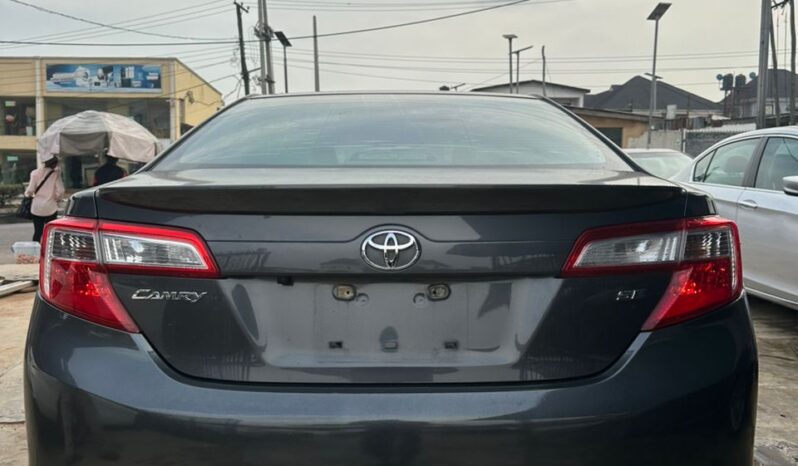 
2012 Toyota Camry full									