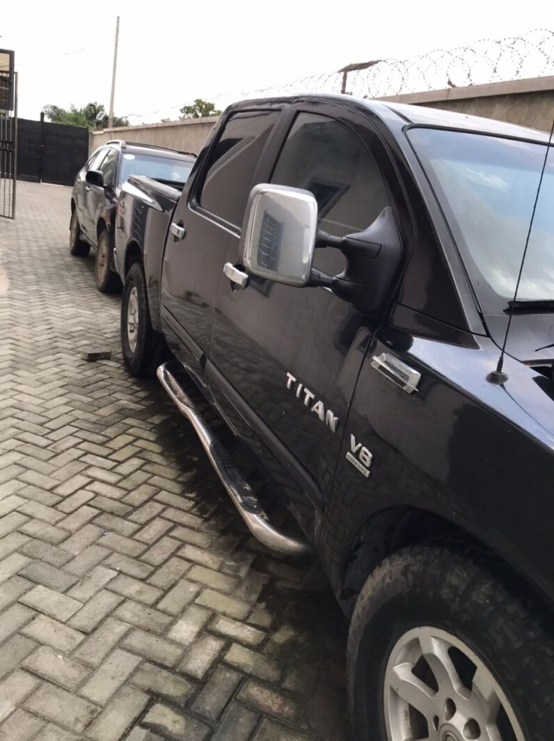 
2003 Nissan Titan full									