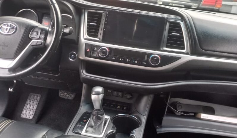
2017 USED TOYOTA HIGHLANDER SPORT AWD V6 full									