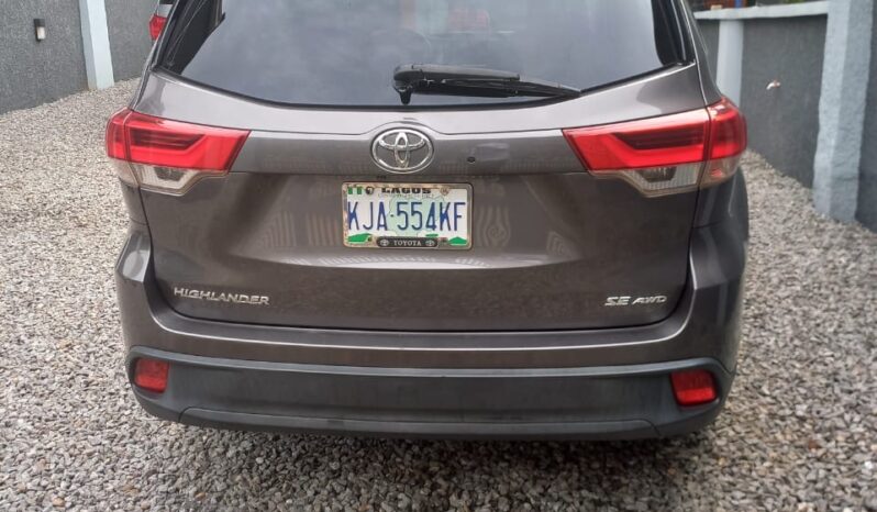 
2017 USED TOYOTA HIGHLANDER SPORT AWD V6 full									