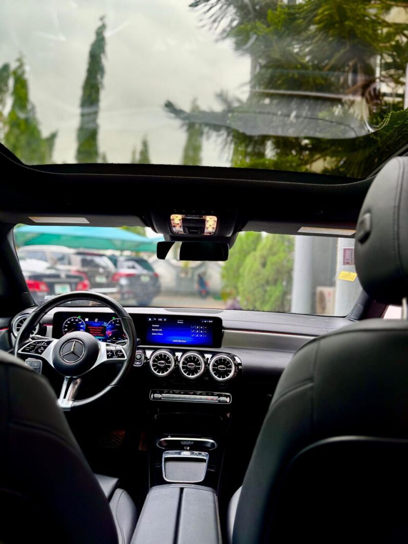 
								2025 Mercedes Benz CLA 250 full									