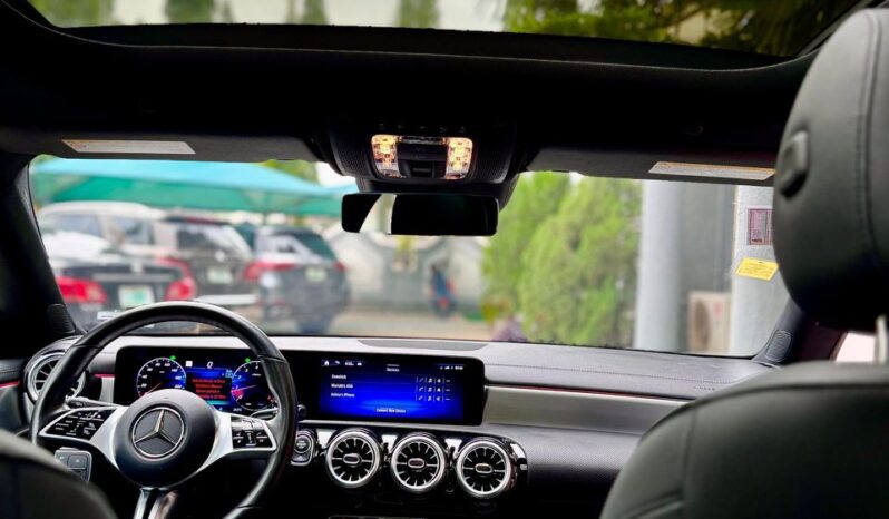 
								2025 Mercedes Benz CLA 250 full									