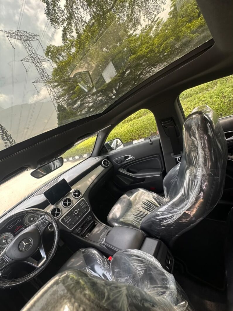 
								2015 MERCEDES BENZ CLA full									