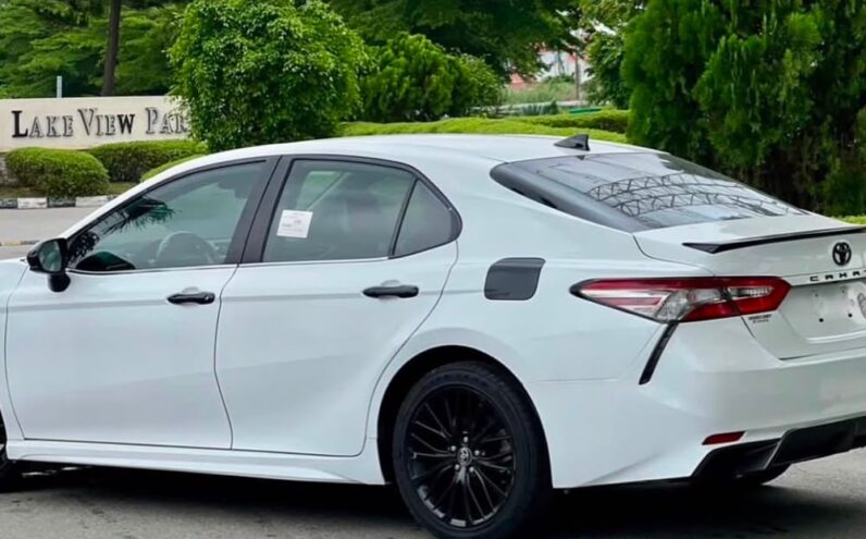 
								2020 TOYOTA CAMRY SE full									