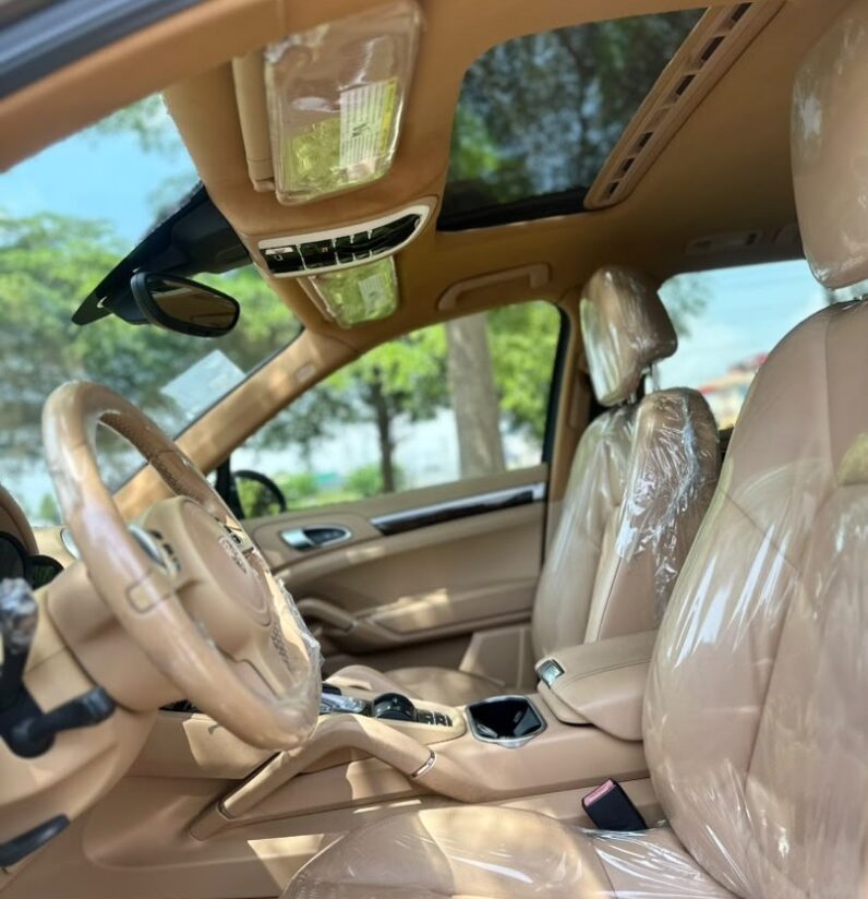 
								2013 PORSCHE CAYENNE full									