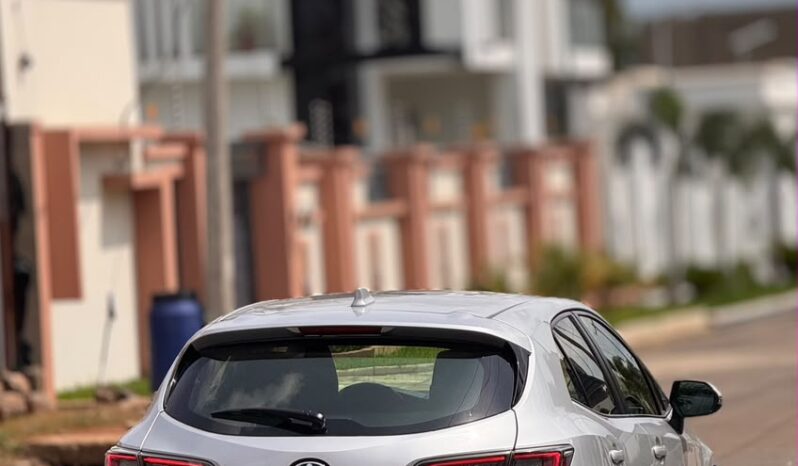
								2019 Toyota Corolla XSE Hatchback full									